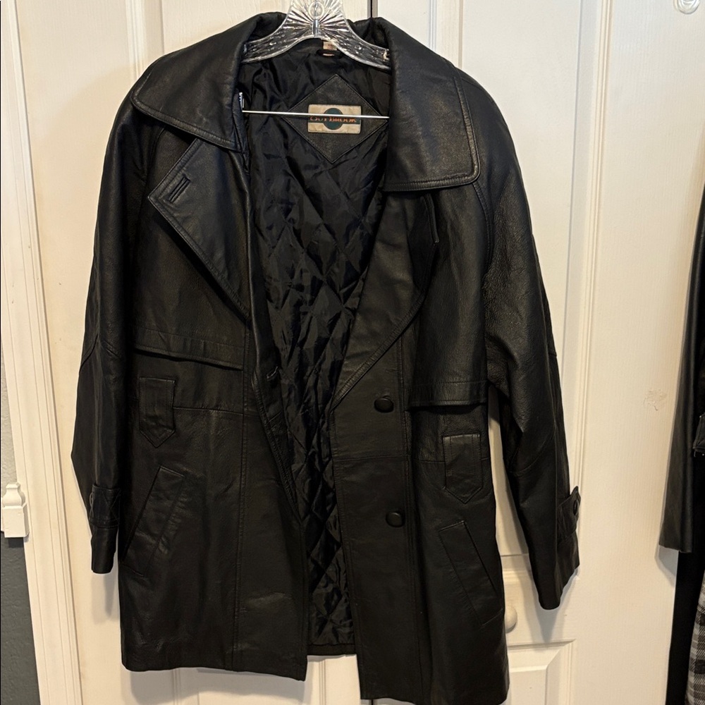 Elegant Black Leather Women's Jacket